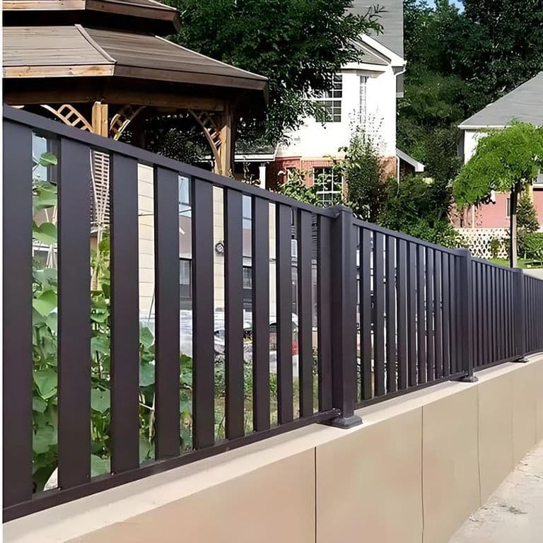 Hàng Rào Tường Sân Vườn Nhôm